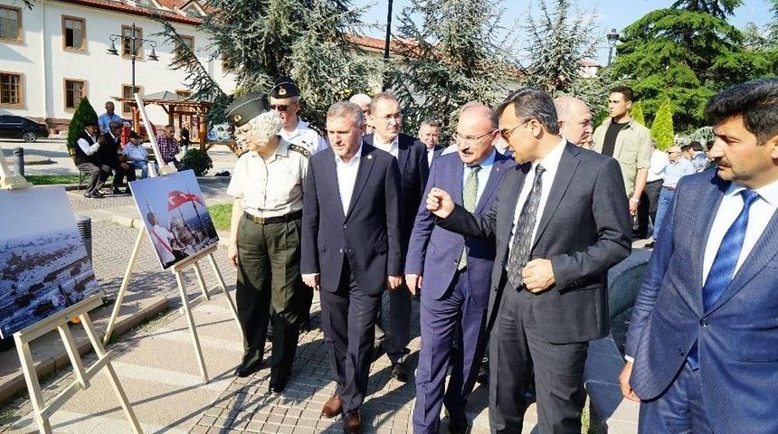 15 Temmuz Konulu Fotoğraf Sergisi A&ccedil;ıldı