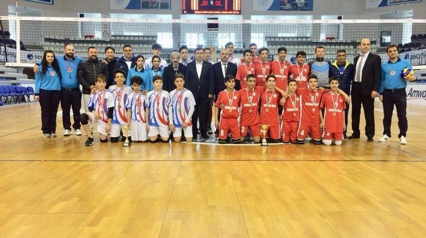 Voleybol İl Birinciliği M&uuml;sabakaları Sona Erdi
