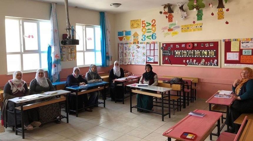 Adilcevaz&rsquo;da &lsquo;okuma Yazma Seferberliği&rsquo; Başlatıldı