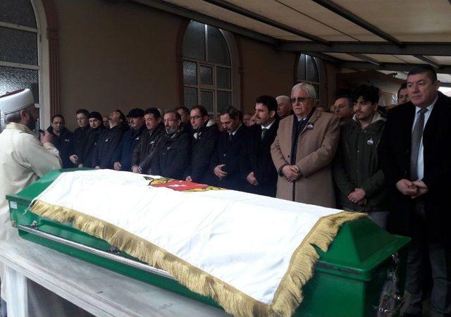 Gazeteci Ali Suat Eser Son Yolculuğuna Uğurlandı 1