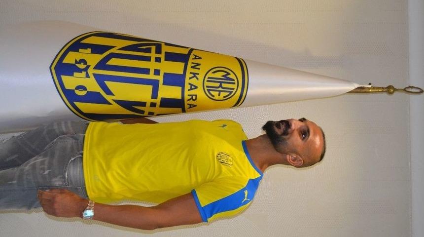 Mke Ankarag&uuml;c&uuml;, Yal&ccedil;ın Ayhan&rsquo;la 1 Yıllık &Ouml;n S&ouml;zleşme İmzaladı