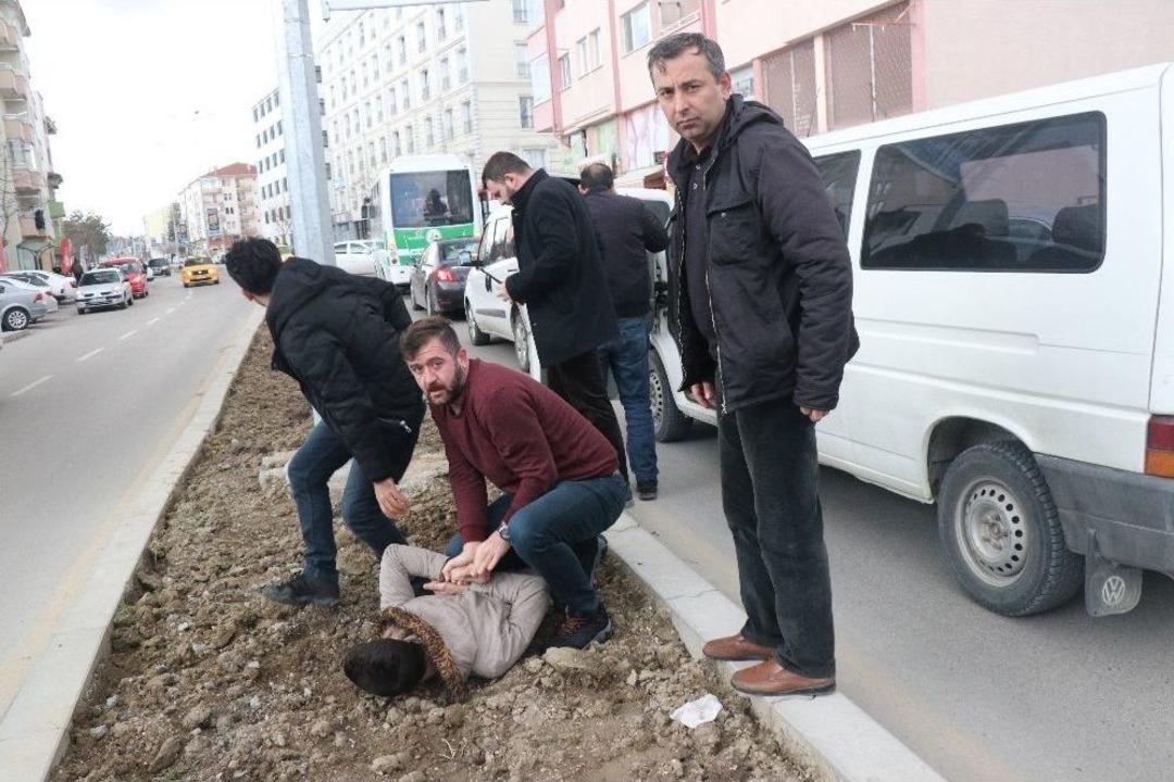 Belediyenin Resmi Aracını &Ccedil;alan Hırsızlar Bolu&rsquo;da Yakalandı