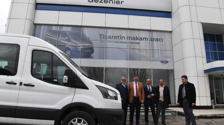 Hayırsever İş Adamından Muş Belediyesine Ara&ccedil; Desteği