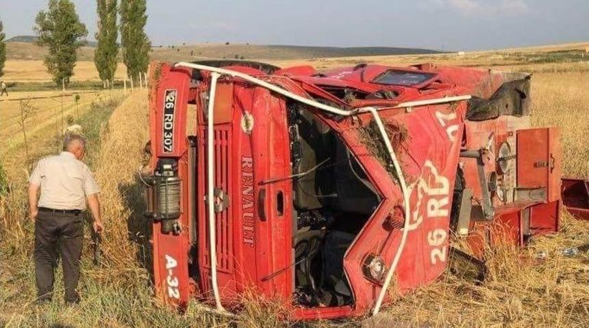 Yangınla M&uuml;cadele Aracı Kaza Yaptı: 1 Yaralı