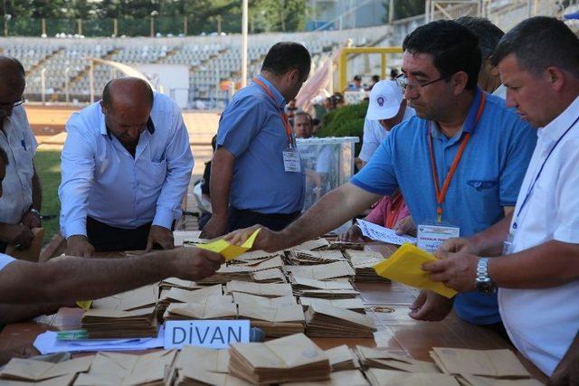 Tokat’ta Gergin Kongrenin Sonucu Belli Oldu