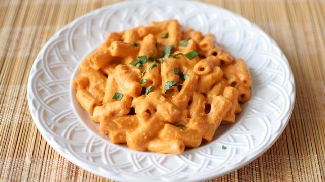 Kremalı Domates Soslu Penne