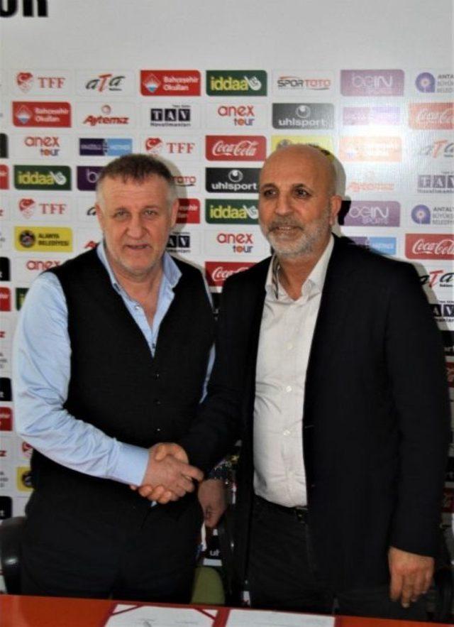 Alanyaspor&rsquo;da Mesut Bakkal D&ouml;nemi Başladı 2