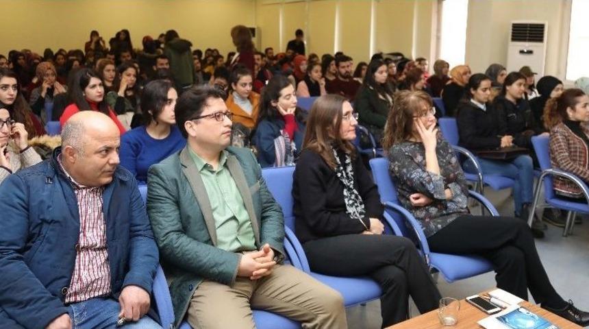 Evlilik &Ouml;ncesinde Eğitim Ve İnsan İlişkileri Y&ouml;netimi Anlatıldı