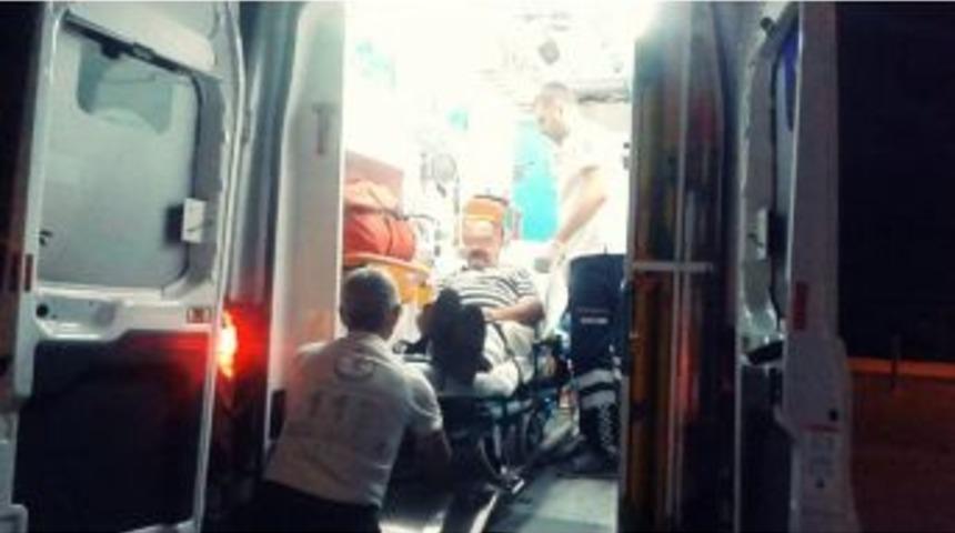 Baba Oğlun Saldırısına Uğrayan Adam Yaralandı