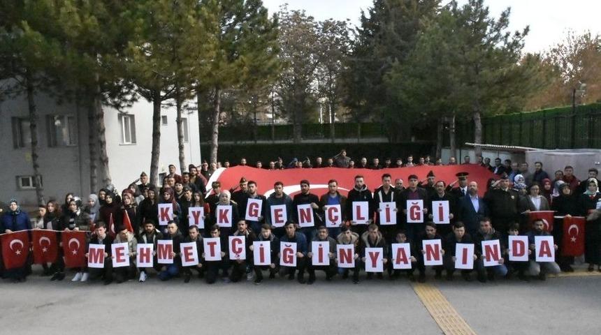 Kyk Gen&ccedil;liği Mehmet&ccedil;ik&rsquo;in Yanında