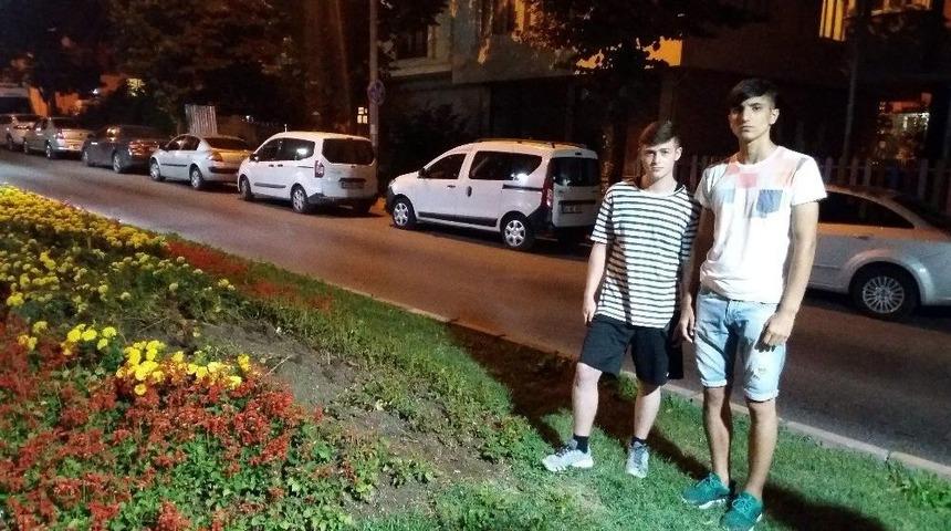 (&ouml;zel Haber) Vicdansız S&uuml;r&uuml;c&uuml;n&uuml;n &Ccedil;arptığı &Ccedil;ocukların İnanılmaz Kurtuluşu Kamerada