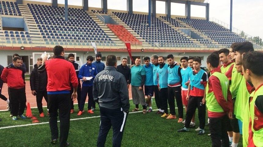 Harran Üniversitesi Besyoda Futbol Antrenörlük Kursu
