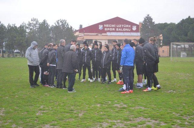 Sakaryaspor Teknik Direktörü Korukır: “öyle Ya Da Böyle Biz Bu Ligden Çıkacağız”