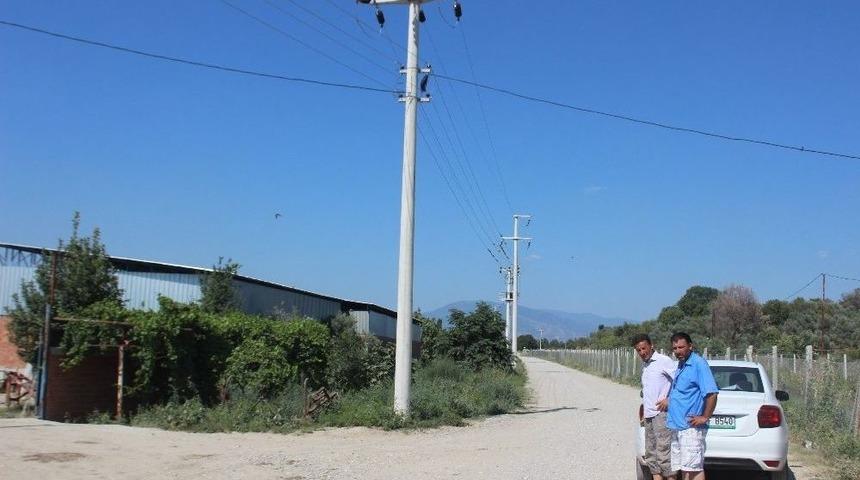 Elektrik Direğinin Altındaki Artezyen Kuyuları Mazotla &Ccedil;alışıyor