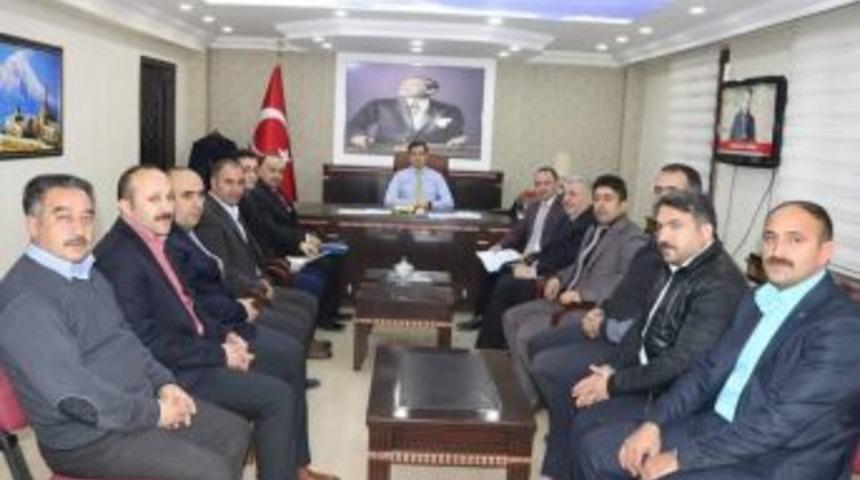 Tutak&rsquo;ta Okuma-yazma Seferberliği Toplantısı