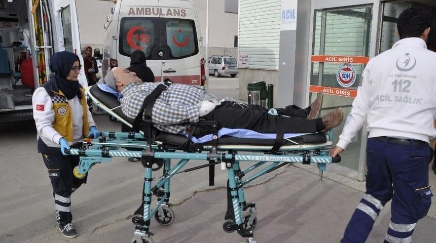 Tartıştığı Komşusunu Meyve Bı&ccedil;ağıyla Yaraladı