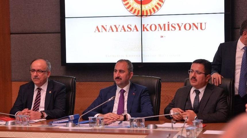 Adalet Bakanı Abdulhamit G&uuml;l: