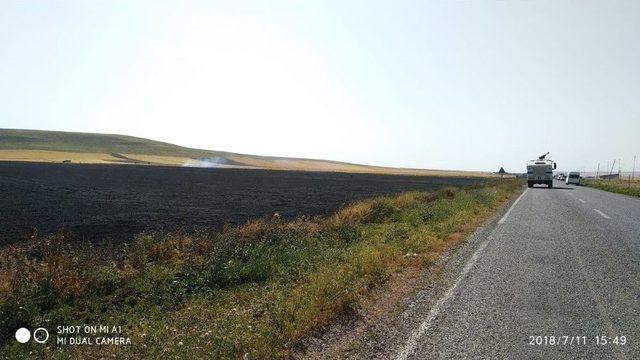 Polis Ekipleri Tarla Yangınına Toma İle Müdahale Etti