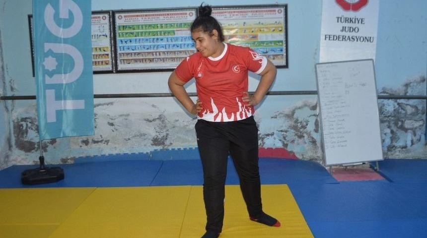 (&ouml;zel Haber) Kilo Vermek İ&ccedil;in Judoya Başladı, Balkan 3&rsquo;&uuml;nc&uuml;s&uuml; Oldu
