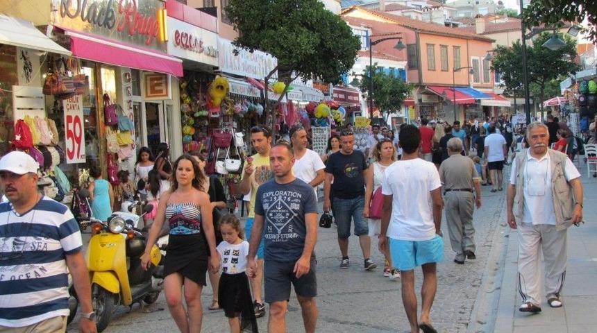 &Ccedil;eşme Turizmi 2017&rsquo;de Y&uuml;zleri G&uuml;ld&uuml;rd&uuml;