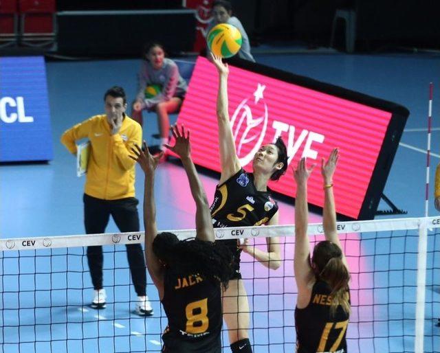 Vakıfbank, Gruptan Yenilgisiz Lider Olarak Çıktı