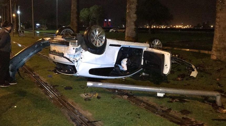 Kontrolden &Ccedil;ıkan Otomobil Takla Attı: 4 Ağır Yaralı