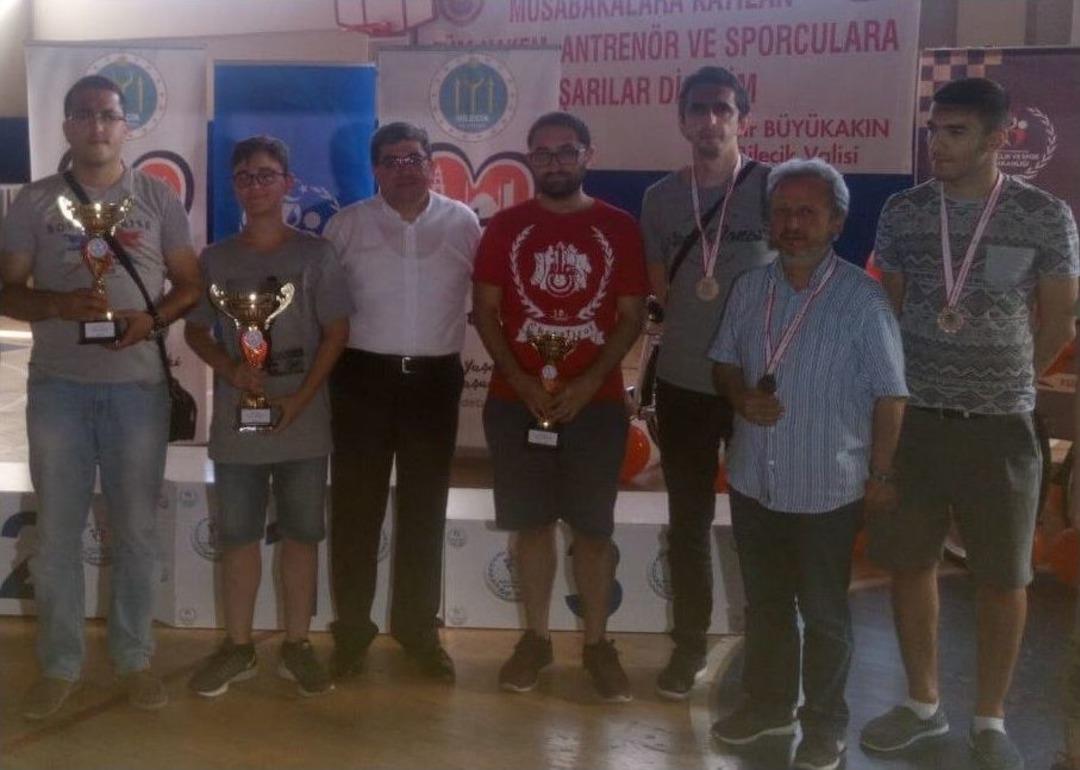 Satran&ccedil;&ccedil;ılar &Ouml;d&uuml;le Doymuyor