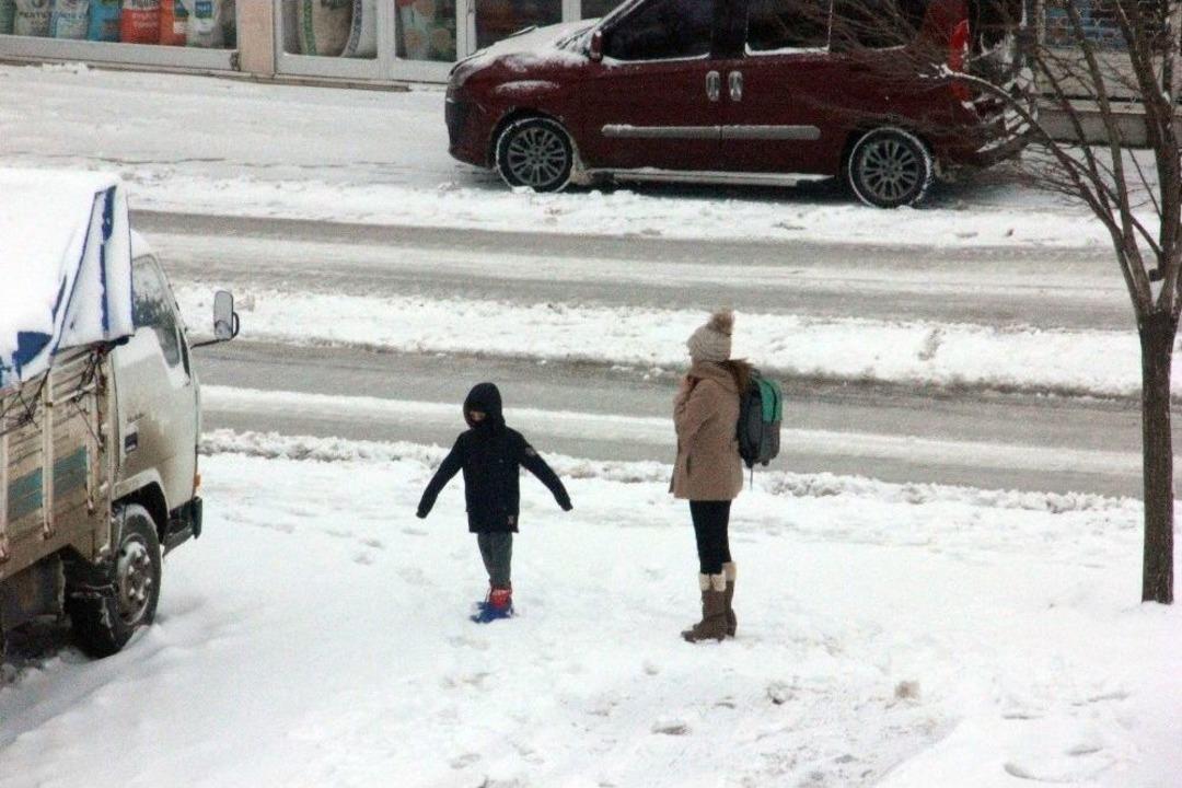 Edirne&rsquo;de Kar Yağışı Etkisini Kaybetti