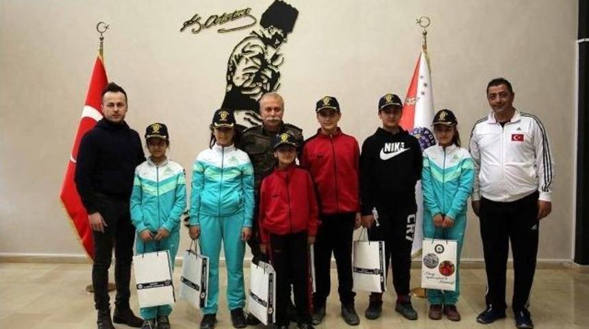 Sporculardan M&uuml;d&uuml;r Dilberoğlu&rsquo;na Ziyaret