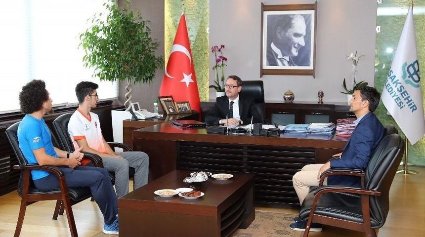 Başkan Kartoğlu&rsquo;ndan "t&uuml;rkiye&rsquo;nin En Hızlısı"na &Ouml;d&uuml;l