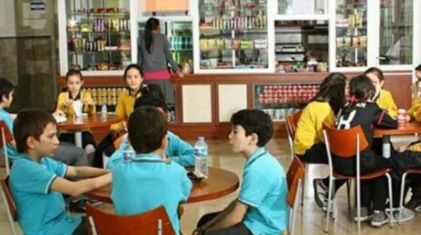 Kantinciler 1 G&uuml;nl&uuml;k Gelirlerini Mehmet&ccedil;iğe Bağışladı