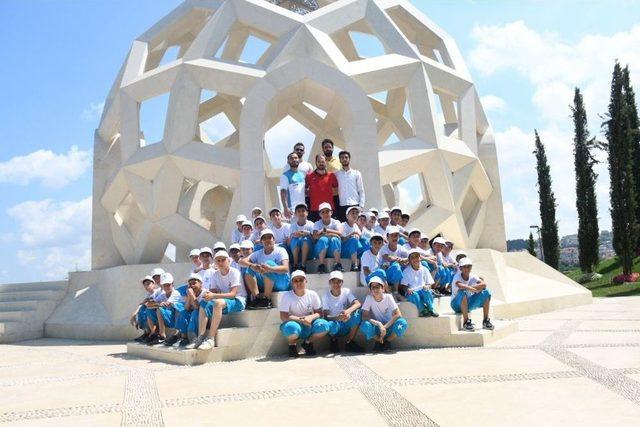 Küçükçekmeceli Öğrencilerden 15 Temmuz Şehitler Anıtı’na Ziyaret 1