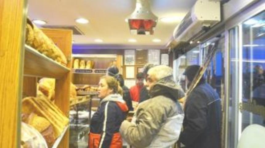 Kar Havasında Ekmeğe Rağbet