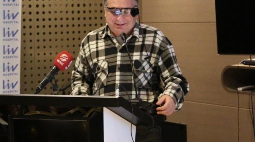 62 Yaşındaki Tavuk Karası Hastası Artık Biyonik Gözle Dünyaya Bakacak