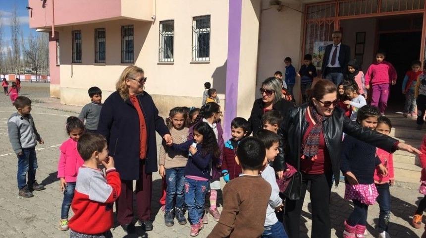 Kadınlar Birliğinden Şefkat Eli