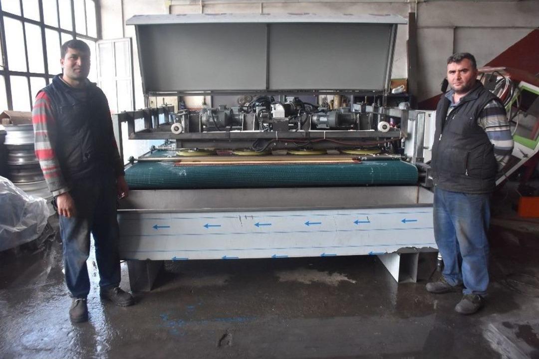 İki Kafadar Otomatik Halı Yıkama Makinesi Yaptı