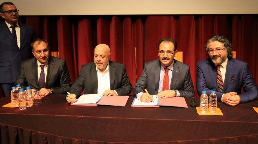 Uşak Belediyesinde Toplu S&ouml;zleşmeye İmzalar Atıldı