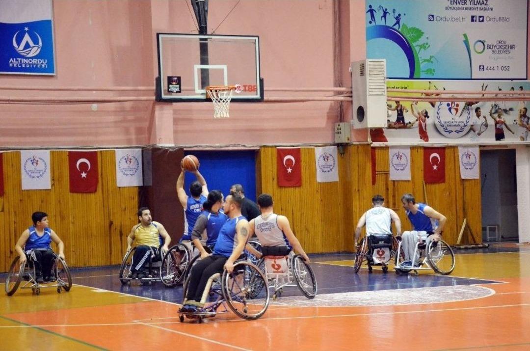 Altınordu Belediyesi Tekerlekli Sandalye Basketbol Takımı Sporcuları Hız Kesmiyor