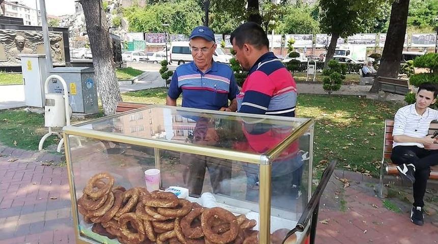 Simit&ccedil;iden Karaoke Mikrofonlu Pazarlama Taktiği