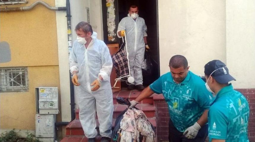 Cihangir&rsquo;de Bulunan &Ccedil;&ouml;p Evden 8 Ton &Ccedil;&ouml;p &Ccedil;ıktı