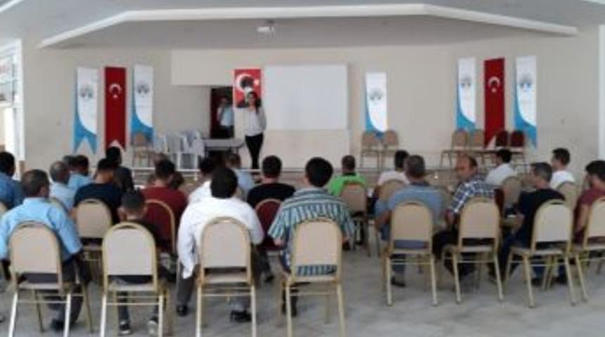 Dinar’da Hükümlülere Travma Ve Travmayla Başa Çıkma Semineri Verildi