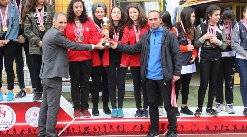 Atletizmde Birinciler Belli Oldu