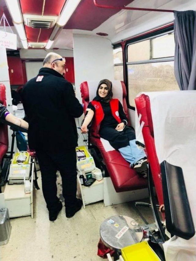 Gençlik Merkezi Gönüllülerinden Kan Bağışı 1