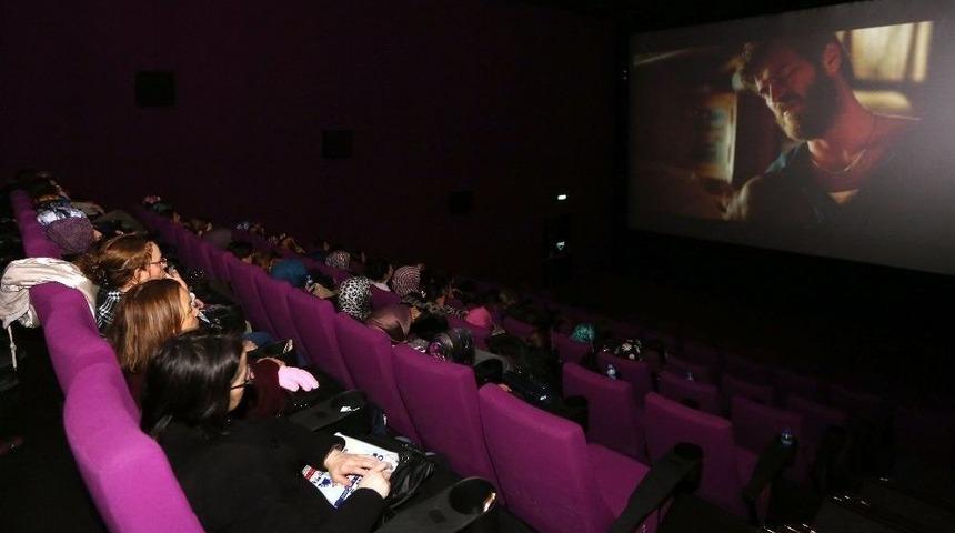 Yenimek Kursiyerinin Sinema Keyfi