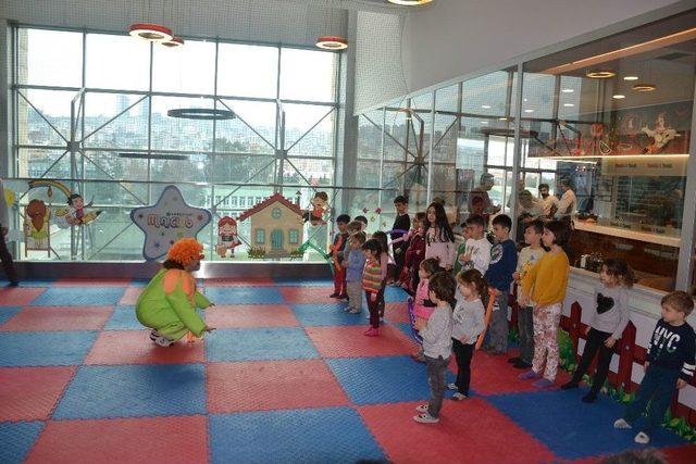 Minikler G&uuml;len Y&uuml;z Maskeleri Tasarlayacak 2