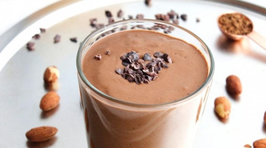 Bademli Hindistan Cevizli Smoothie