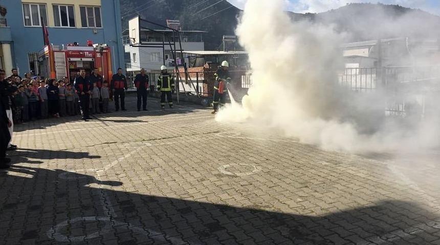 Ahmetlili &Ouml;ğrencilerden Yangın Tatbikatı