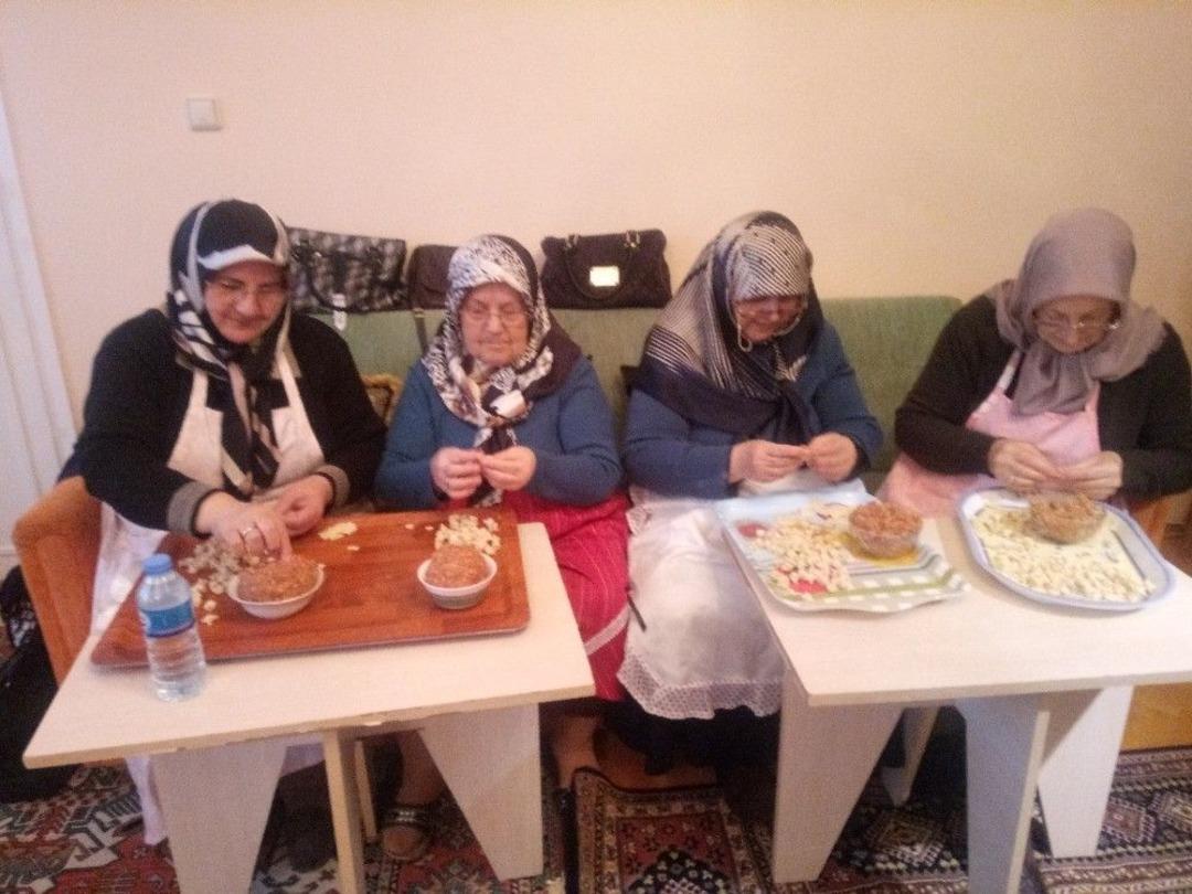 Afrin&rsquo;deki Askerlere Bin Kilo &lsquo;anne Mantısı&rsquo; G&ouml;nderdiler