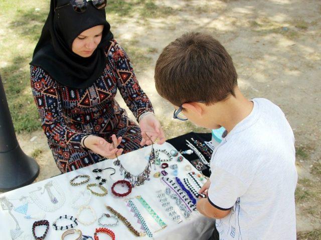 Beğendiği Kolyeyi Alamadı, Tasarımcı Oldu