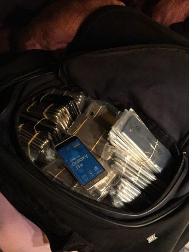 İpsala Gümrük Kapısı’nda Bin 30 Adet Cep Telefonu Ele Geçirildi 1